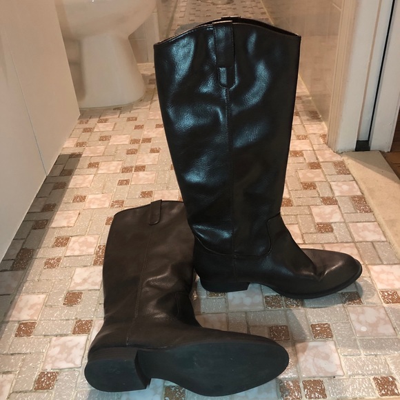 The Gap tall boots size 9 worn once - Picture 2 of 9